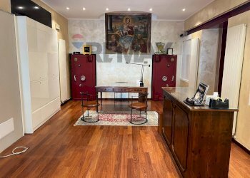 Soggiorno - Shop Corso C. B. Cavour
40, Borgomanero - photo 5