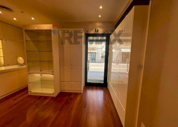 Hall / corridoio - Shop Corso C. B. Cavour
40, Borgomanero - photo 8