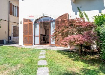 Casa all\'aperto - Bilocale Via vittorio veneto
 
2, Nebbiuno - foto 1