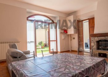 Camera / camera da letto - Bilocale Via vittorio veneto
 
2, Nebbiuno - foto 5
