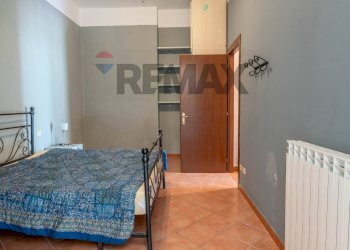 Camera / camera da letto - Bilocale Via vittorio veneto
 
2, Nebbiuno - foto 12