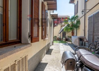 Terrazza - Bilocale Via vittorio veneto
 
2, Nebbiuno - foto 16