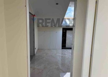 Hall / corridoio - Attico VIA ANTONIO MEUCCI
 
22, Borgo Ticino - foto 5