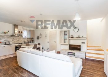 Sala da pranzo - Villa VIA REGINA MARGHERITA
 
4, Lesa - photo 6