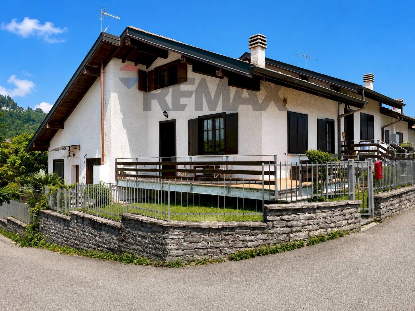 Casa all\'aperto - Casa semi indipendente viale giovanni marsaglia
 
28, Premeno - foto 1