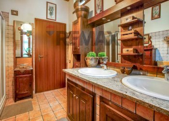 Bagno - Villa VIA ROMA
 
41, Sizzano - photo 19