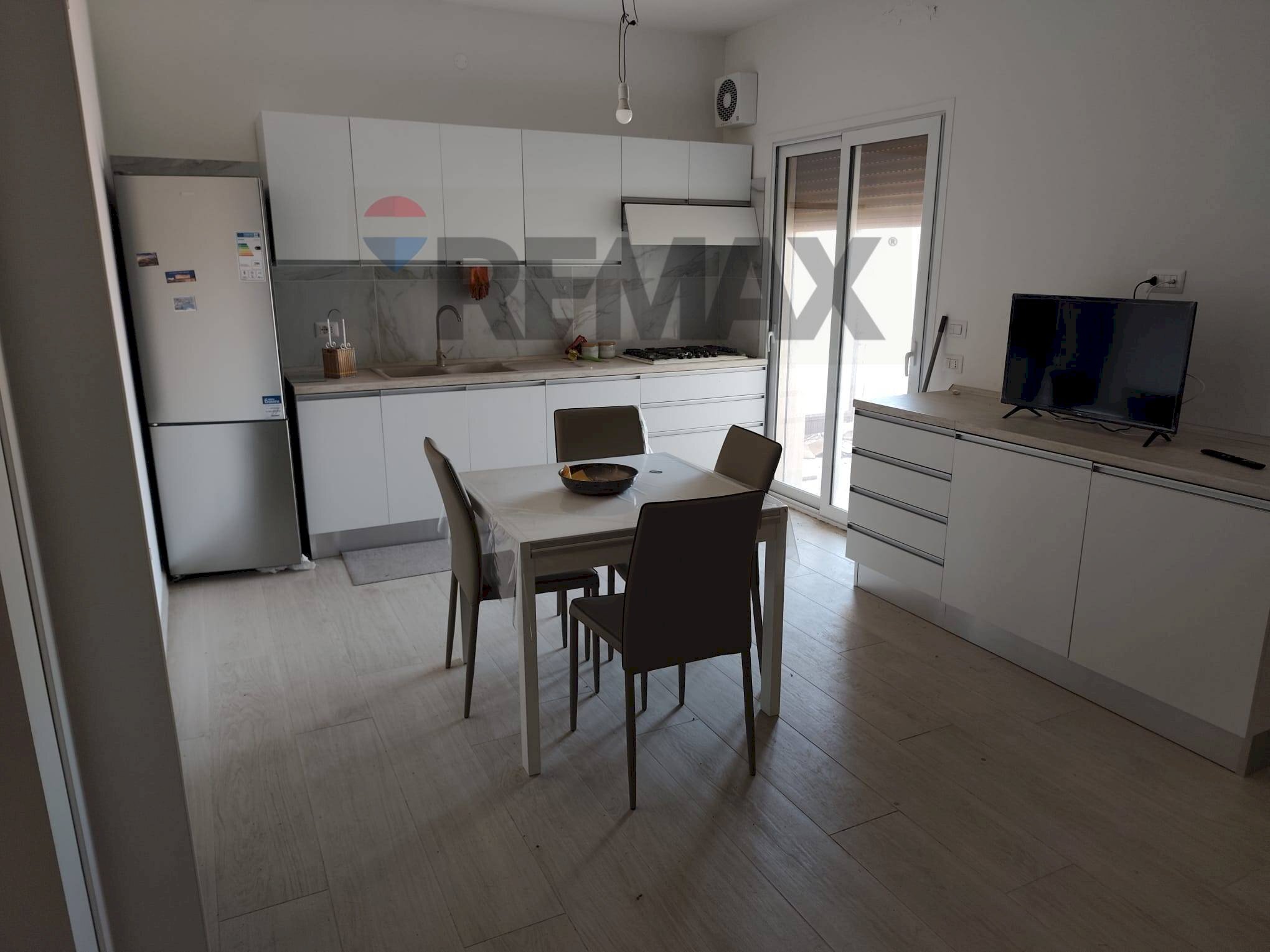 Sala da pranzo - Appartamento VIA AUGUSTO RIGHI
 
6, Comiso - foto 1