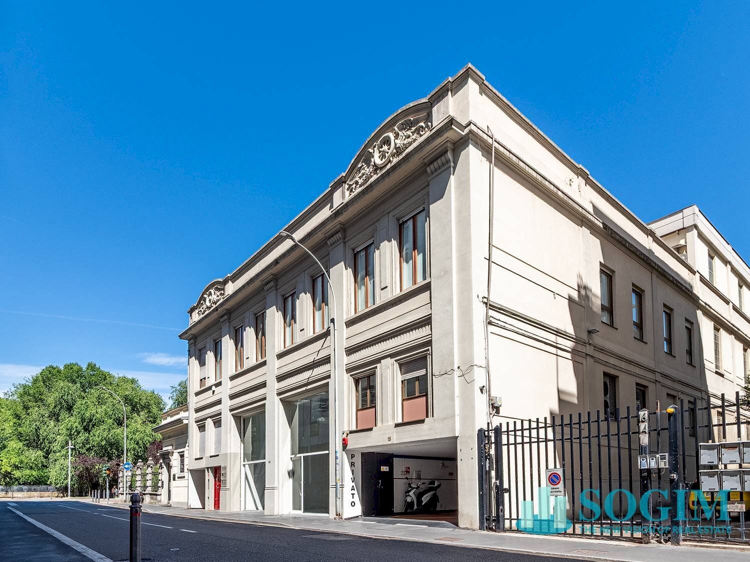 Esterno - Commercial Premises via fratelli rosselli
4, Como - photo 2