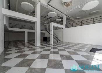 interno - Commercial Premises via fratelli rosselli
4, Como - photo 5