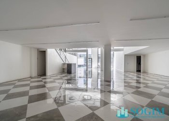 interno - Commercial Premises via fratelli rosselli
4, Como - photo 8