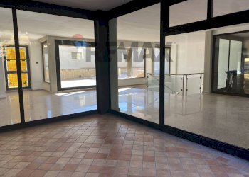 Ricezione / Lobby - Locale Commerciale Via Giuseppe De Marinis
90, Bari - foto 6