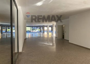 Ricezione / Lobby - Locale Commerciale Via Giuseppe De Marinis
90, Bari - foto 12
