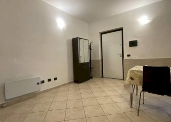 Salone - One-room apartment via Terzaghi, Gorla Minore - photo 16