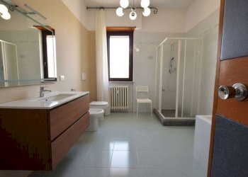 Bagno - Villa a Schiera via Alba, 41, Mondovì - foto 20