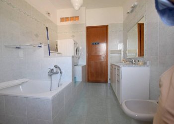 Bagno - Villa a Schiera via Alba, 41, Mondovì - foto 22