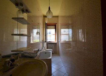 Bagno - Villa a Schiera via Alba, 41, Mondovì - foto 23