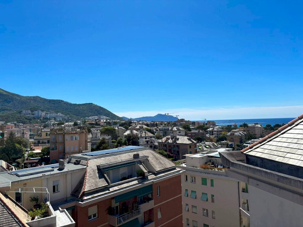 Vista - Bilocale Genova (zona Albaro) - foto 1