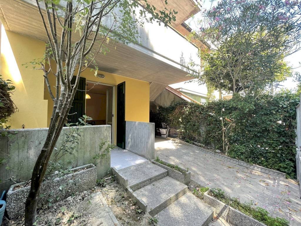 Giardino - Trilocale viale Forlì, Ravenna (zona Porto Corsini) - foto 3