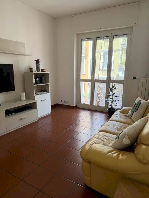 Soggiorno - Appartamento via Monte San Michele, 159, Sesto San Giovanni - foto 2