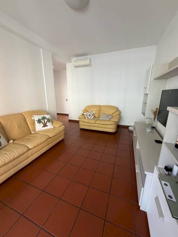 Soggiorno - Appartamento via Monte San Michele, 159, Sesto San Giovanni - foto 3
