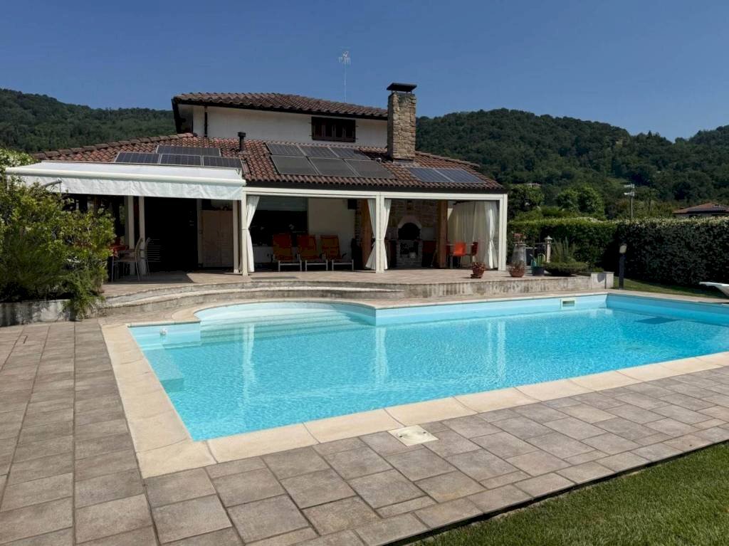 Piscina - Villa Villaggio Larco, 6, Sotto il Monte Giovanni XXIII - foto 1