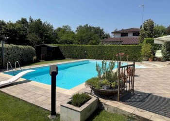 Piscina - Villa Villaggio Larco, 6, Sotto il Monte Giovanni XXIII - foto 3