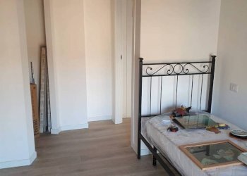 Camera da letto - Three-room apartment via Carrobbio, 16, Cologno Monzese - photo 11