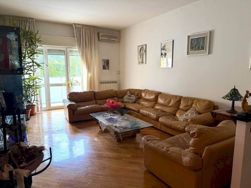 Salone - Quadrilocale viale EDISON, 666, Sesto San Giovanni - foto 2
