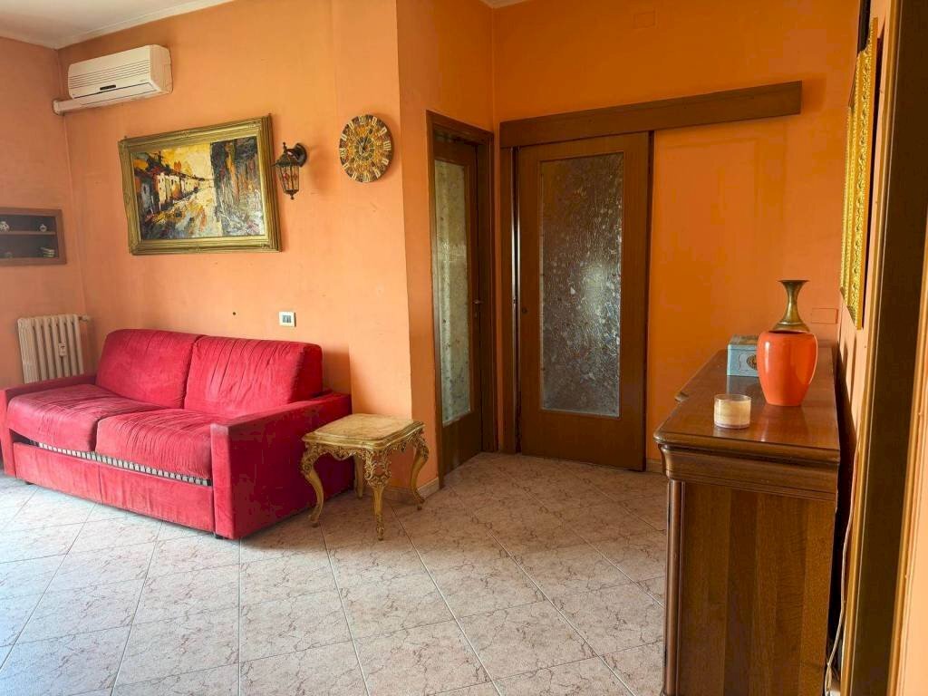 Salone - Two-room apartment via SOLONE, 14, Monza (neighborhood San Rocco) - photo 1