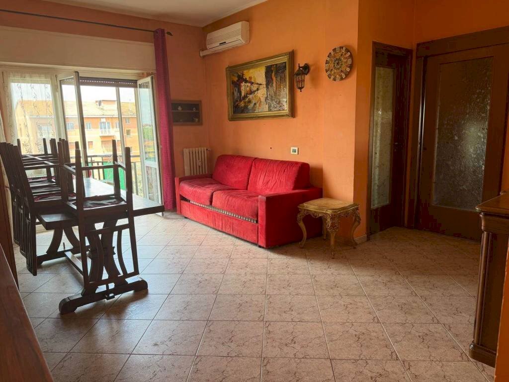 Salone - Two-room apartment via SOLONE, 14, Monza (neighborhood San Rocco) - photo 2