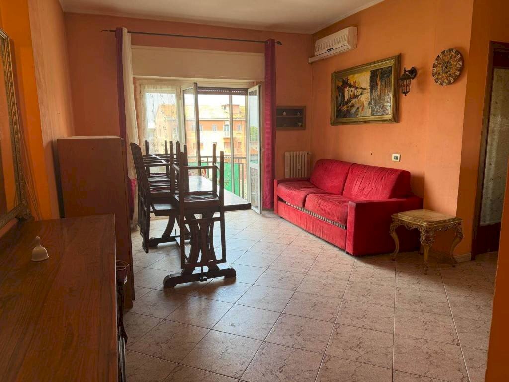 Salone - Two-room apartment via SOLONE, 14, Monza (neighborhood San Rocco) - photo 3