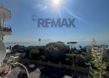 Edificio all\'aperto - Two-room apartment Via Posillipo
 
168/A, Napoli - photo 1