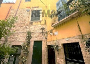 Edificio all\'aperto - Casa indipendente VIA PORTA ANTICA
 
18, Trani - foto 3