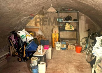 Dispensa di stoccaggio - Casa indipendente VIA PORTA ANTICA
 
18, Trani - foto 40