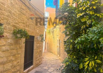 Edificio all\'aperto - Casa indipendente VIA PORTA ANTICA
 
18, Trani - foto 43