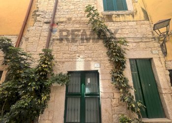 Edificio all\'aperto - Casa indipendente VIA PORTA ANTICA
 
18, Trani - foto 44