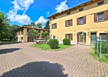 Cortile interno - Quadrilocale via Olmetola, 82, Bologna (zona Borgo Panigale) - foto 1