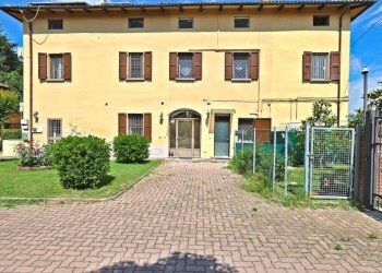 Cortile interno - Quadrilocale via Olmetola, 82, Bologna (zona Borgo Panigale) - foto 2