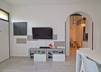 Soggiorno - Quadrilocale via Olmetola, 82, Bologna (zona Borgo Panigale) - foto 4