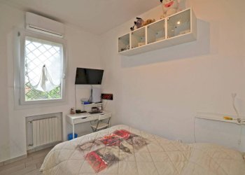 Camera da letto - Quadrilocale via Olmetola, 82, Bologna (zona Borgo Panigale) - foto 26