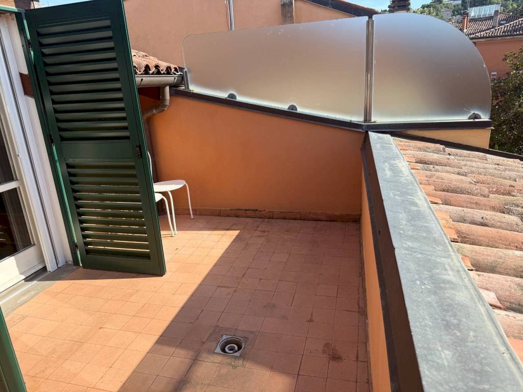 Terrazzo - Quadrilocale via Massimo d'Azeglio, Bologna (zona Costa Saragozza) - foto 1