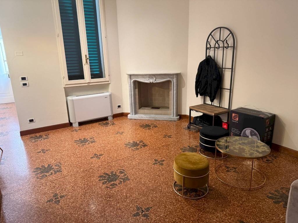 Ingresso - Quadrilocale via Massimo d'Azeglio, Bologna (zona Costa Saragozza) - foto 2