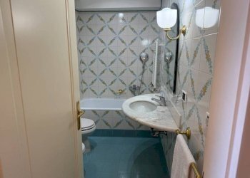 Bagno - Quadrilocale via Massimo d'Azeglio, Bologna (zona Costa Saragozza) - foto 12