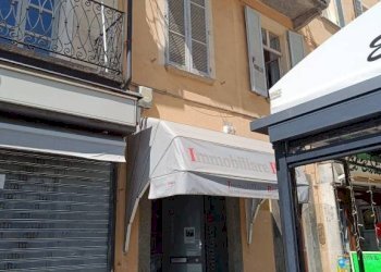 Zona - Negozio piazza Camillo Benso di Cavour, 20, Pinerolo - foto 5