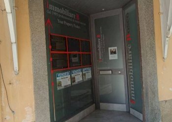 Ingresso - Negozio piazza Camillo Benso di Cavour, 20, Pinerolo - foto 6