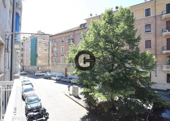 Vista - Quadrilocale largo Giovanni Migliara, 16, Torino (zona San Donato) - foto 8