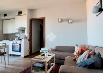 Three-room apartment Largo rovedine, Opera - photo 1