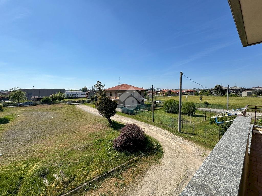 Portion of a house Via Strera, Oleggio - photo 2