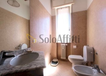 BAGNO - Four-room apartment Via IV Novembre, Parabiago - photo 7