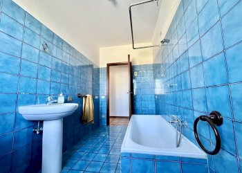 Bagno - Four-room apartment Via Fratelli Bandiera, Ponsacco - photo 12